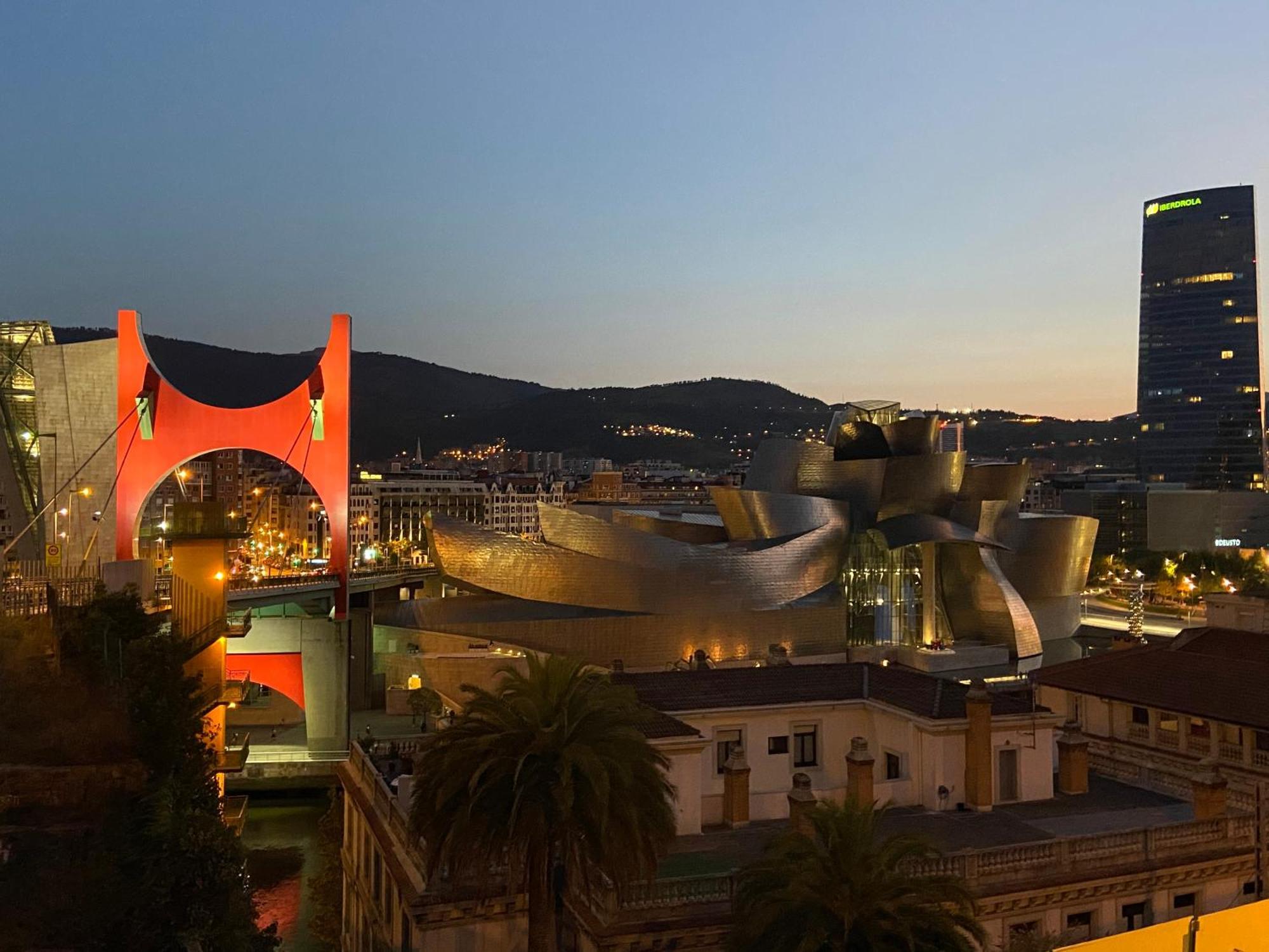 110 M2 Central Apartment In Abando Close To Guggenheim With Parking Bilbao Exterior foto